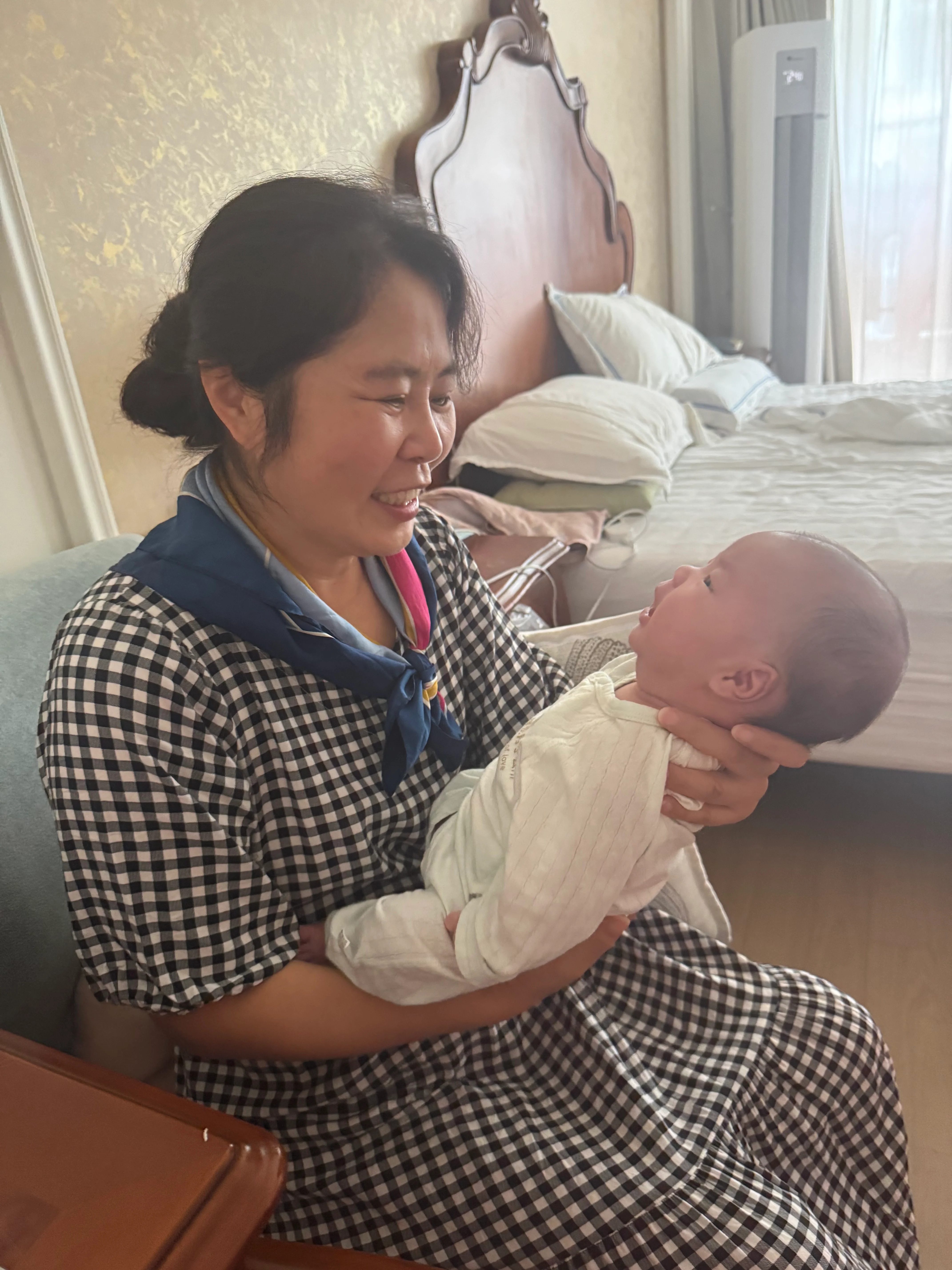 在奶奶们的怀里要起飞