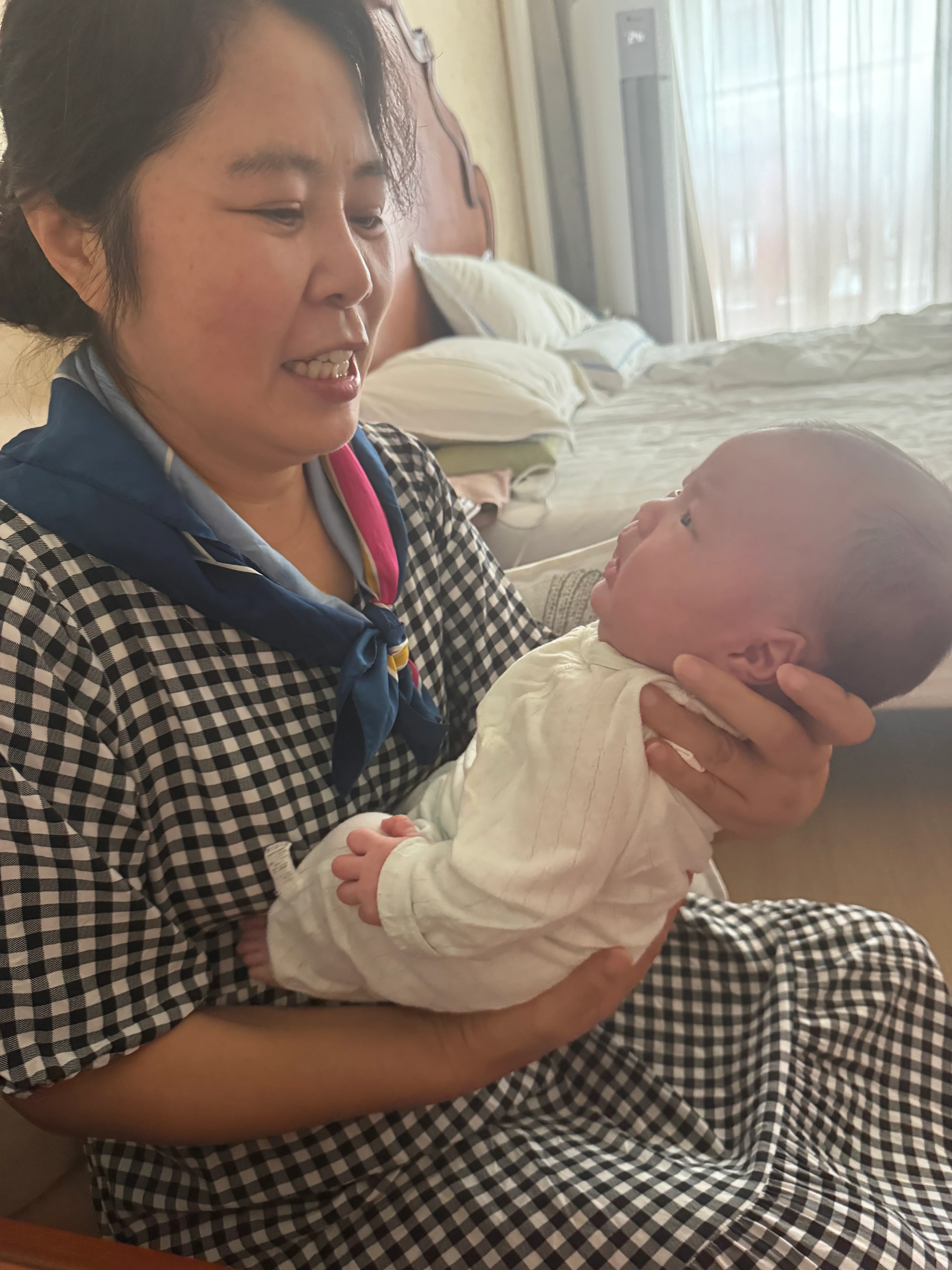 在奶奶们的怀里要起飞